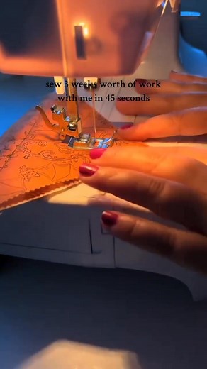 Binding is also a step a lot of people don’t like, and I’m there with them😂 when I use my backing fabric as binding, it’s much better for me!! I always think it looks cleaner and ties it all together. Someday I’ll get good at it the traditional way! Credit: theebusybri ❤️ #quilting #sewing #binding #lapquilt | Diane Rehn