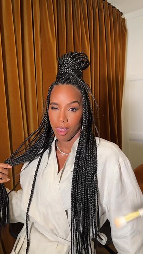 Kelly Rowland Inspired Braids Lip Color Try-On