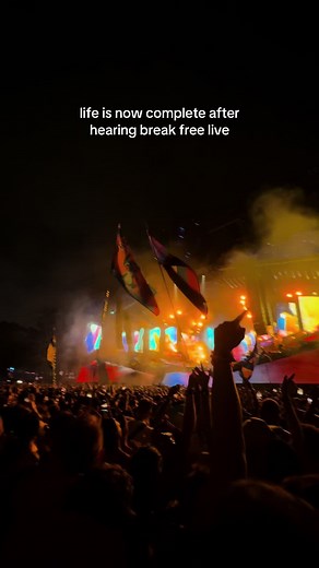 Ariana Grande's Live Performance of 'Break Free'