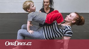 Udělejte si doma cirkus. Akrobacie pobaví děti i celé rodiny - iDNES.cz