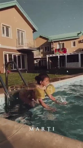🌞🧒👧💦💕 Nu stim la voi in cartier cum e, dar in Cosmopolis, #MARTI e zi de piscina si distractie cat cuprinde! #SummerVibes #CosmopolisFacilities | Cosmopolis