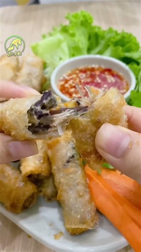 Sự thật về nem chua rán