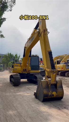 Komatsu 200-8N1 Used Excavator for Sale - 90% New | $30,000
