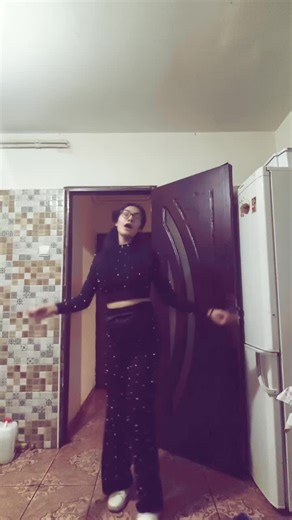 Videoclipuri postate de Alexandra_Creațaaaa (@alexandra.creataaaa) cu sunet original - AMMA MUSIC