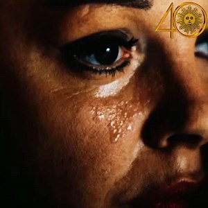 In the new biopic "Judy" the Oscar-winning actress portrays the entertainer struggling to make a career comeback in London after years of battling addiction. https://cbsn.ws/2kSbgDi | CBS Sunday Morning