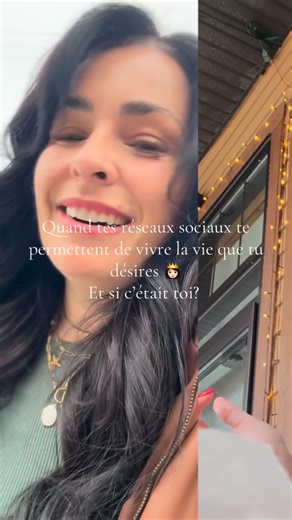 Las Tropicas - Jess & Alex | Beauté Voyages Business on Instagram: "Si toi aussi tu pouvais en profiter? . Ma formation en ligne dans quelques jours 👑 . . #entrepreneuriatdigital #businessenligne #libertefinanciere #revenuenligne #socialmediamarketing creatricecontenu entrepreneurlife digitalnomadlife travaillerenligne independancefinanciere personalbranding marketingdigital influencermarketing sidehustle onlinebusiness lifestyleentrepreneur femalebusiness entreprendreaufeminin mindsetentrepren