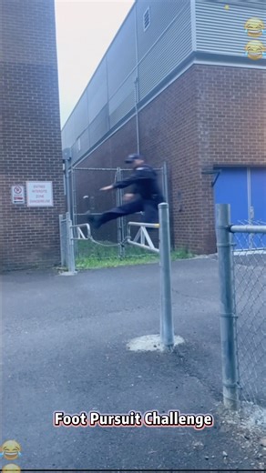 Funny cop moments🤣 Foot Pursuit Challenge😂😂 #funny #foryou #police #funnyvideo #cops