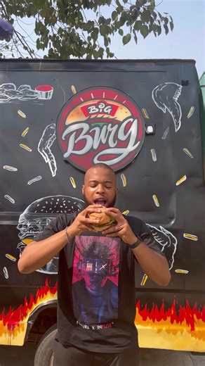 Big Bug Food Truck Review at Wussi: Burgers, Milkshakes, and Loaded Fries!