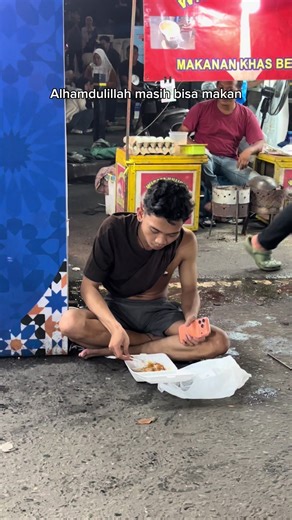 Prank Makan Pinggir Jalan Mobil Mewah