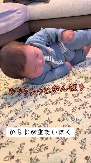 5ヶ月男の子ベビーの成長と寝返りの挑戦