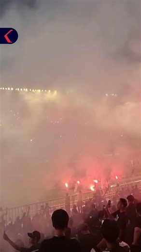 KEMBANG API DAN FLARE PENUHI STADION MAGUWOHARJO #short