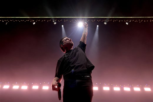 Shinedown touring in 2026, including El Paso and a 'Lunatic Ball'