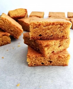 Classic Blondie Bars Recipe - Eats Delightful