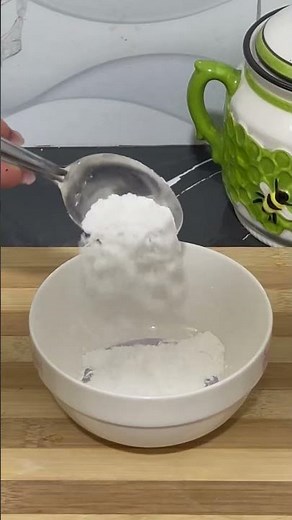 Mixture of baking soda, conditioner, and apple cider vinegar