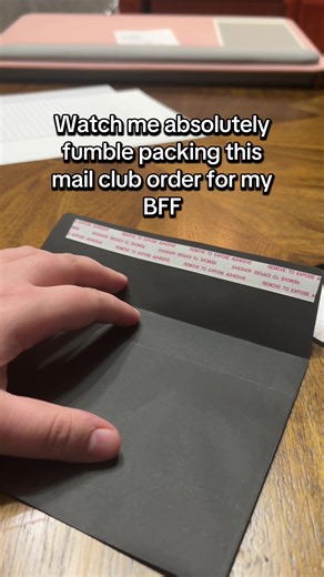 I wanted to film myself packing up my friend’s mail club order but unfortunately I am inherently unaesthetic and I forgot to pack the bonus print. Not filmed is me ripping open the letter and repacking everything 👹 Sign ups for January’s mail club are open until the 20th! The link is in my bio (unclickable, for now) or you can just type in prettygoodjunk.com and you’ll find it there. Don’t forget to add your birthday month so I can send an extra something for you when we get to your birthday :)