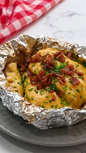 CHICKEN FOIL PACKETS! Recipe: https://princesspinkygirl.com/chicken-foil-packets/ | Princess Pinky Girl