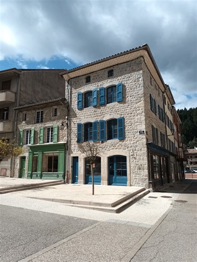 A louer - local commercial idéal restaurant au Cheylard - Ardèche - Envie d'R