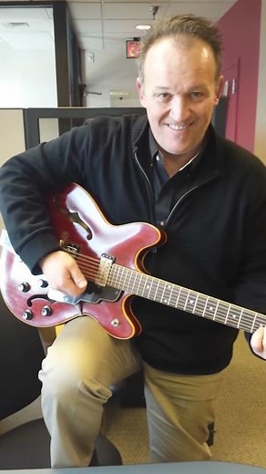 Guild Starfire XII with a 12 string Tru-Arc and BIGSBY!!! Stays In Tune