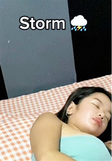 Funny Nighttime Moments of Filipina Girls