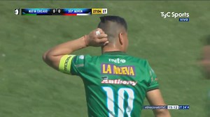 109K views · 1.8K reactions | ¡Pero que viva el fútbol, Gomito! Tremendo tiro libre del 10 de Nueva Chicago. | TyC Sports | Facebook