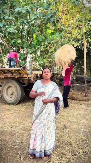 One bundle is 100 rupees - Maa Gedhalakosam gaddi konna mitrama - Anitha Vlogs
