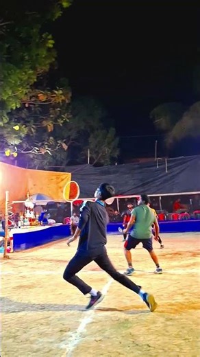 #outdoorbadminton #badmintonhighlights #badmintonlovers #badmintonindonesia #trickshots #shorts #bwf