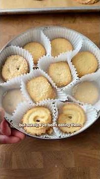 The cookies from the BLUE TIN: Day 3 of COOKIEMAS!