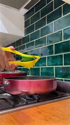 Zulay Kitchen Metal Lemon Squeezer | 2 in 1 Manual Citrus Juicer Review