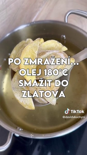 Domácí americké brambory ❤️ Extra křupavé z venku a vláčné uvnitř. Přesně takové mají být americké brambory ❤️ V dnešním receptu se naučíme jak je připravit doma. Tento recept také najdete v prvním díle mé kuchařky 100 skvělých domácích receptů ❤️ Nejlepší dávka inspirace na každodenní vaření. Z dostupných surovin a s detailním postupem přípravy. Přesně to jsou oba díly mých kuchařek. Na závěr jsem dochutit mým vlastním kořením. Toho zbývají poslední kusy. Vše najdete jen na jednom místě a to na