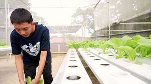 18K views · 403 reactions | Waiting to break their fast during the Muslim holy month of Ramadan, clerics in the Indonesian town of Majalengka gathered for an unusual briefing on the subject of inflation, led by the country's central bank https://reut.rs/41Rhkxj | Reuters | Facebook