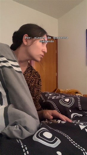 Amanda Kobai on Instagram: "Tu vens e já escuto os teus sinais @freigilson_somdomonte 💖🤣 Daqui um pouco mais de um mês começa a quaresma da nossa Igreja. Eu tô muito animada porque nunca participei da semana santa assim tão presente. Esse ano quero participar! Quero saber, qual penitência vocês escolheram? E vocês farão o Rosário da madrugada? Se sim, farão com o Frei Gilson ou com o Instituto Hesed? Ou farão com os dois? Me contemmm tudo! #quaresma #semanasanta #rosariodamadrugada #freigilson