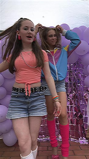 Everybody wants to rule the world #80s #80svibes #80soutfits #80saesthetic #everybodywantstoruletheworld #playback #fy #fyp #viral #alïen