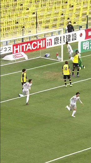 A compilation of plays by #AoTanaka, who played for #KawasakiFrontale, representing Japan and com...