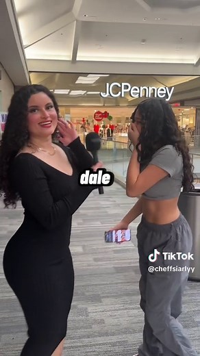 Nena Timida Bailando Cumbias y Países Latinos | Siarly XO