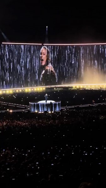 Adele Live in Munich: Set Fire to the Rain Concert