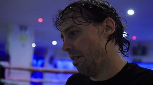 UKのロックバンド Razorlight、ドキュメンタリー映像『Fall To Pieces』の予告映像を公開！ | indienative