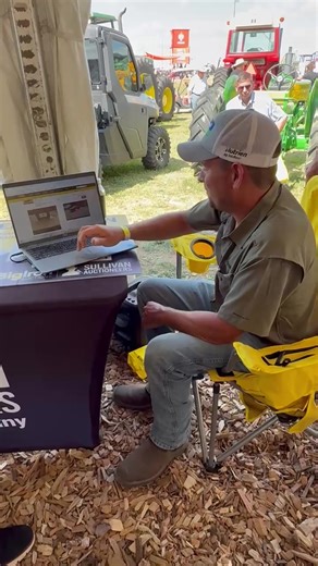 🎯 We’re LIVE at Booth 707 at Farm Progress helping folks get their bids in! Swing by — we’ll get you set up in seconds. But don’t wait... lots are already starting to close! 👉 Bid now: https://hubs.la/Q03FXLKp0 | Sullivan Auctioneers