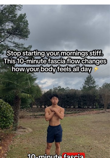 Ten minutes is all it takes to wake up your lymphatic system, rehydrate your fascia, and reset your nervous system for the day This flow helps you: Move lymph and support natural detox Reduce stiffness, swelling, and inflammation Improve joint mobility and shoulder health Reconnect your spine, breath, and movement Feel lighter, calmer, and more coordinated before the day starts This isn’t about intensity. It’s about rhythm, fluidity, and giving your body the signal that it’s safe to move. Save t