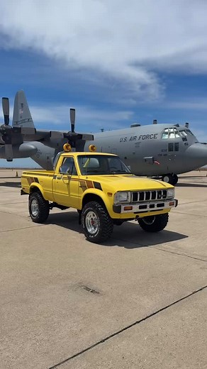 🍌1982 Toyota Pickup #toyota #classic #vintage | SoCal VC