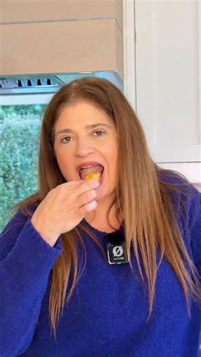 Alex Guarnaschelli The “ICAG” on Instagram: "How to make croutons from scratch! It’s super easy. The full recipe is below so you can save this for later! You will need: ~3 cups large cubes of bread (I used ciabatta in this video) 4 tbs extra-virgin olive oil 2 cloves fresh garlic (minced) 1 tbs granulated garlic 1 tbs garlic powder 1 tsp paprika Kosher salt Parmasean cheese Steps: 1. Preheat oven to 350°F 2. Toss cubed bread in a medium bowl with olive oil, garlic, paprika, and salt 3. Arrange i