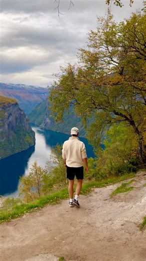 218K views · 8.2K reactions | Geirangerfjord - a UNESCO World Heritage Site famous for its deep blue waters, dramatic mountains, and iconic waterfalls like the Seven Sisters. One of Norway’s most breathtaking fjords! | Spectacular Norway | Facebook
