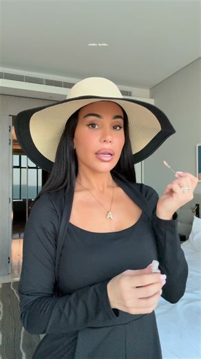 MILLA JASMINE on Instagram: "Je ne sais pas pour vous, mais moi, je n’ai jamais été à l’aise dans une combinaison ! Et aujourd’hui, grâce à @halara_france j’en ai trouvé une super confortable et élégante. Qu’en pensez-vous ? @halara_official Et grâce à mon promo code: 10 € offerts dès 99 € d’achat avec le code millaja99 (Valable sur tous les produits.) -20 % de réduction avec le code millaj6(Non cumulable avec d’autres promotions.) (Veuillez noter que ce code n’est pas disponible avec les autres