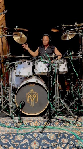 “Eye of the Tiger” (Sugarfoot version)…this one’s all about control and power..using my double-tipped SweetBeats sticks..2B with dual-colored nylon tips. | Jonathan Sugarfoot Moffett