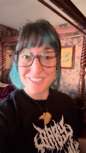 11 reactions · 12 comments | Farnsworth House served me a little nighttime espookies last night ;) Also gonna ask about the really strong, sweet “bubbliciois” Bubble Yum smell that keeps floating thru the room this morning…. Onto the next place! Stay tuned ;) #hauntedplaces #civilwarhistory #hauntedhouses | The Art of Sara Richard | Facebook