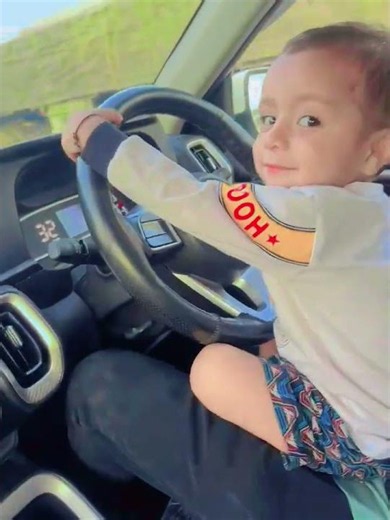 chikii is enjoying drive a car 🚗
