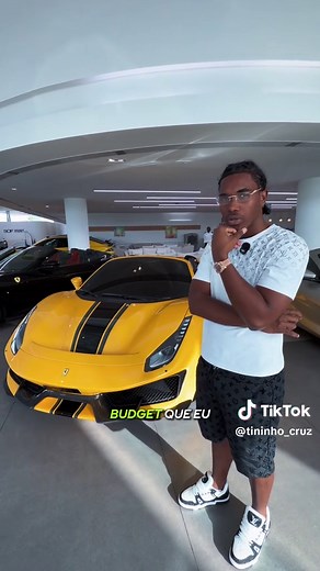 Escolher carro em Dubai: Ferrari ou Lamborghini?