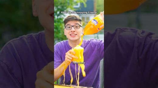 Una situación cómica donde solo algunos podrán comprender el chiste interno relacionado a un amigo molesto