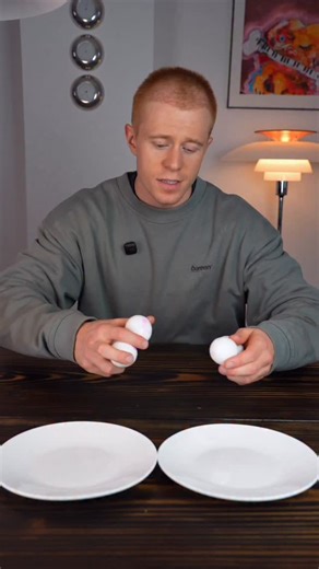 1.1K reactions · 28 shares | Samme mængde protein – vidt forskelligt kalorieindhold. Alle eksempler her giver dig 30 g protein – men nogle koster dig over 1.000 kalorier, mens andre ligger under 200. Hvis målet er fedttab, er det ikke kun mængden af protein, der betyder noget – men også hvor du får det fra. | Oliver Hey / Fitness | Facebook