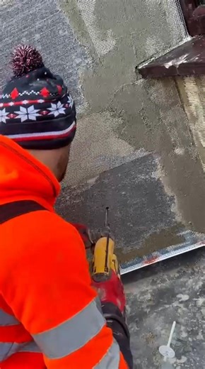 Here’s a behind-the-scenes look at how we mechanically fix an EWI system. The insulation has already been wet-fixed - now we’re securing everything for a long-lasting, high-performance finish. 📍 Wolverhampton based 📞 Call or message today for a free quote - 07936053504 #ewiinstallation #renderingservices #wolverhamptonbuilders | RWE Plastering & Rendering