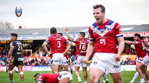 Wakefield 24-22 Salford: Trinity move into top eight with win over Red Devils